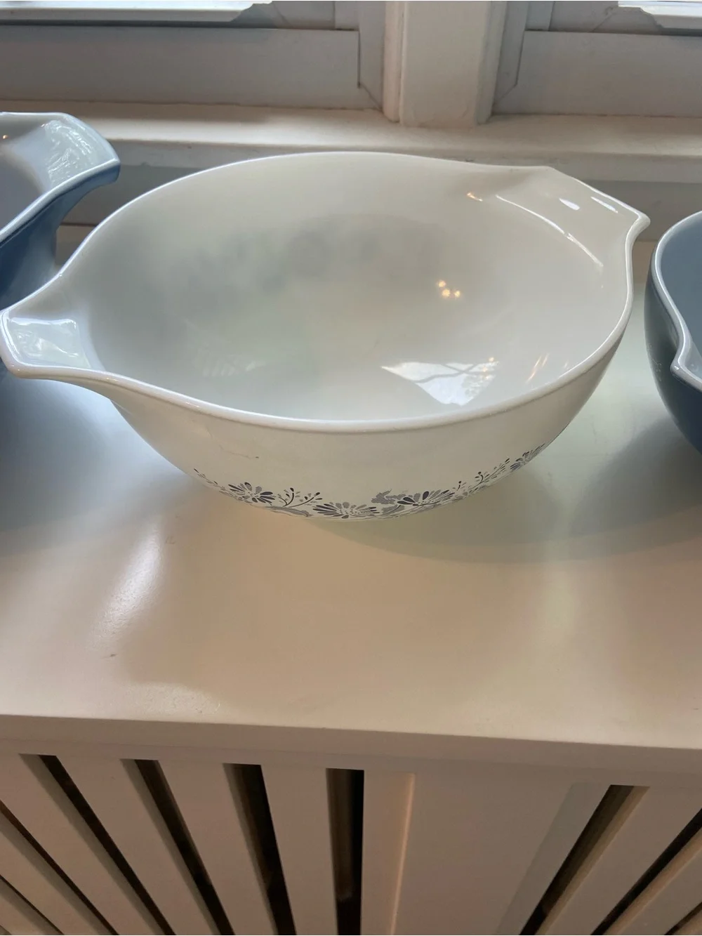 Vintage Pyrex Colonial Mist Cinderella nesting mixing bowl set Blue Daisy 1983.